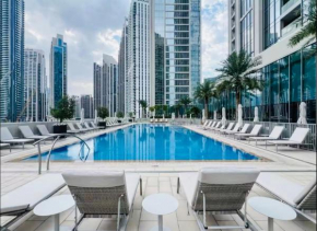 Luxury Forte 2BR with Pool, Gym & Burj Khalifa View